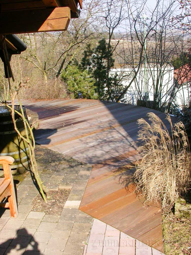 Holzterrasse in Würzburg