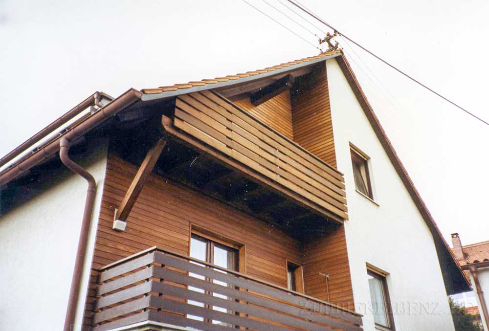 Holzbalkon Beispiel in Würzburg (altes Beispiel aus den 80er Jahren)
