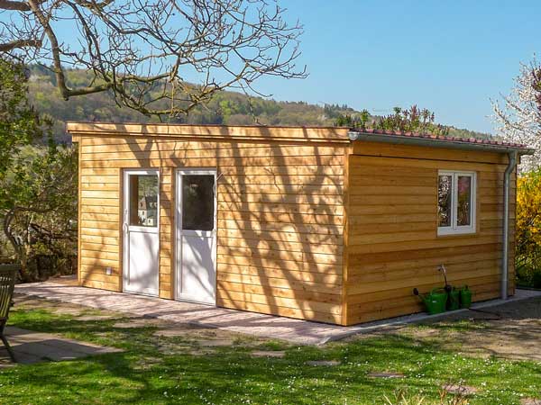 Gartenhaus in Holzbauweise mit Variantprofil-Verschalung in Würzburg