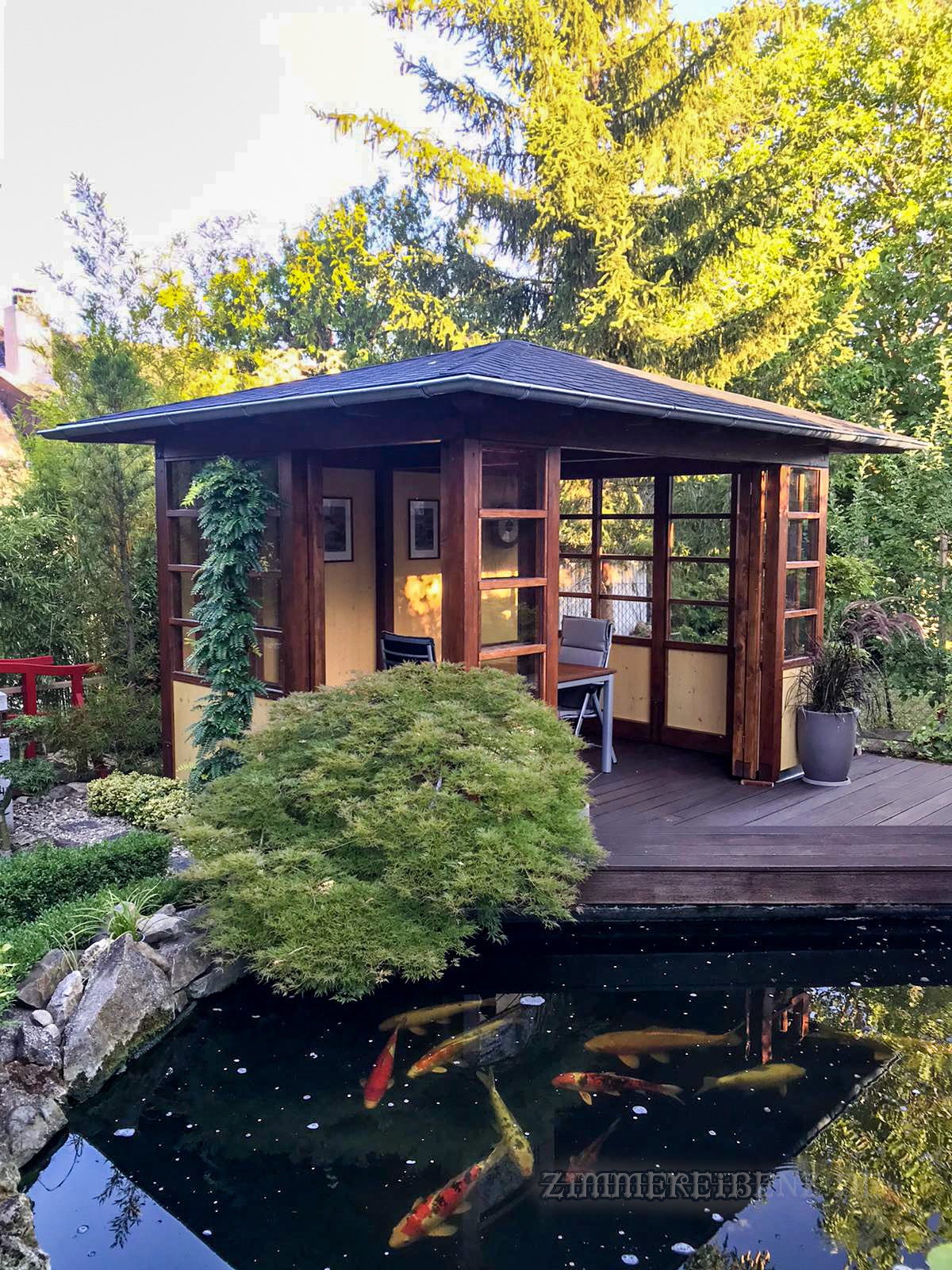 Gartenpavillion mit Schiebetüre und Schiebe-Klapp Front